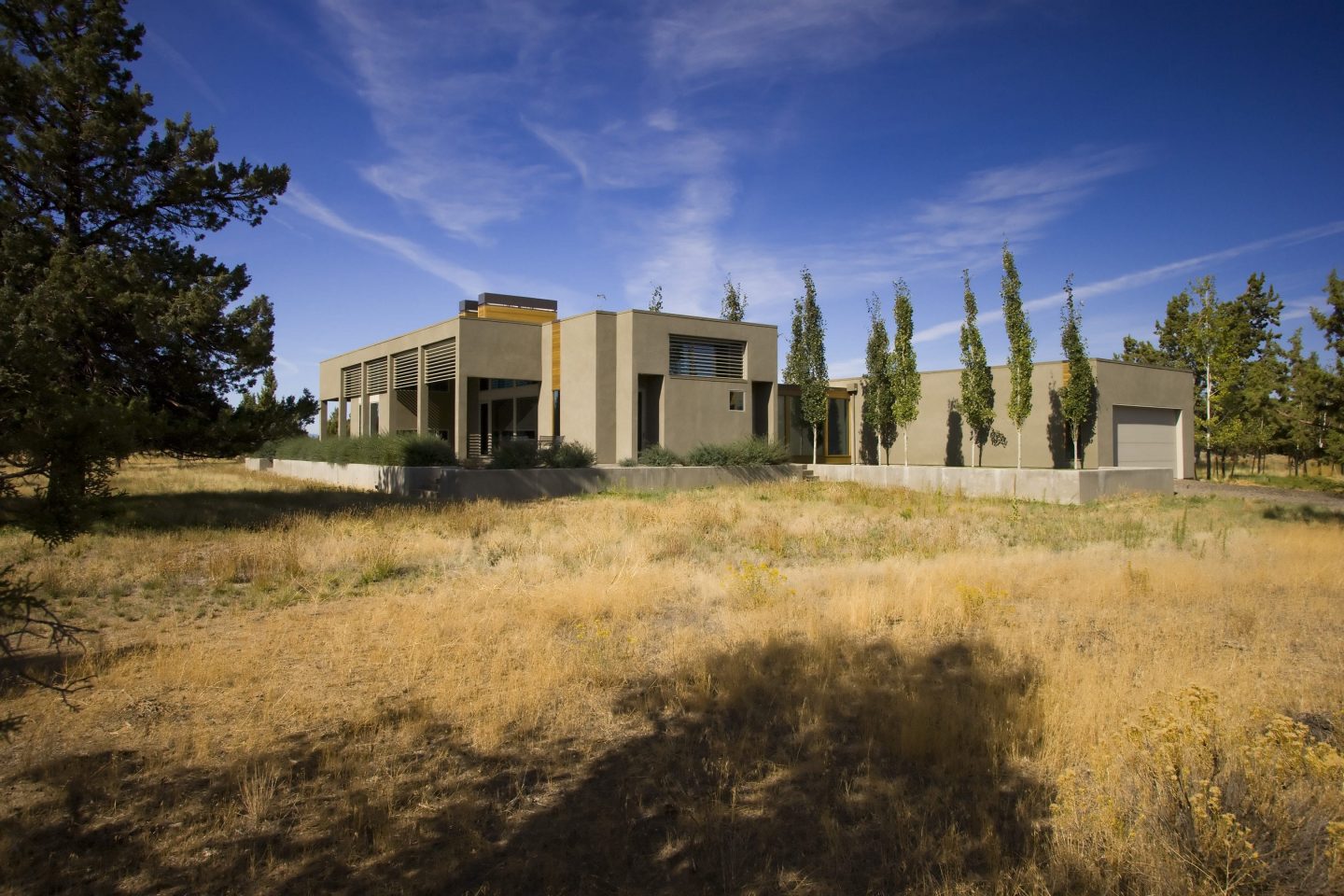 Fadjur Lane Residence slideshow image