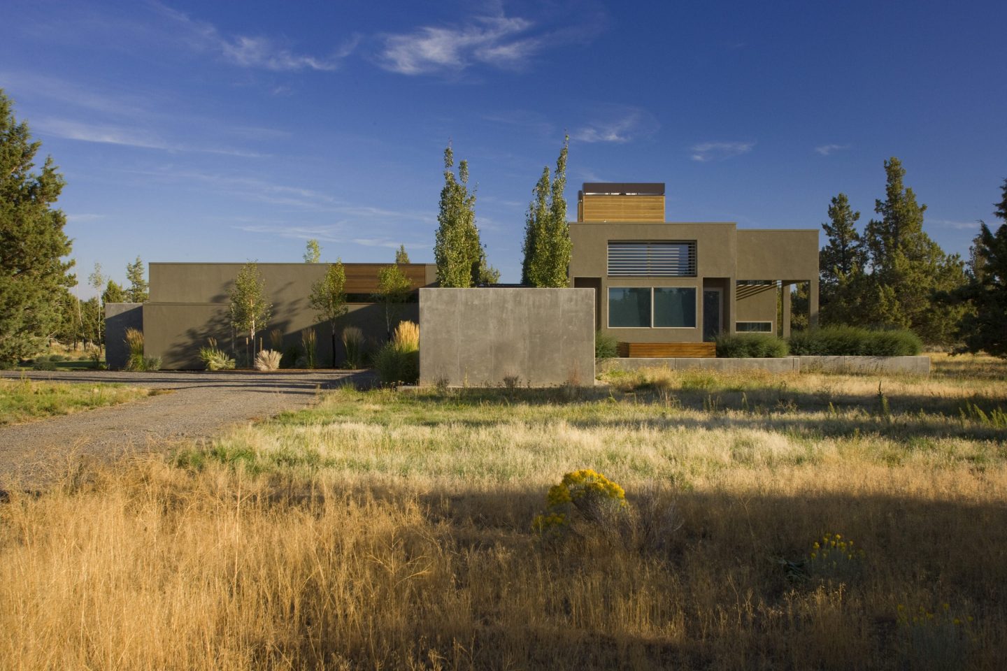 Fadjur Lane Residence slideshow image