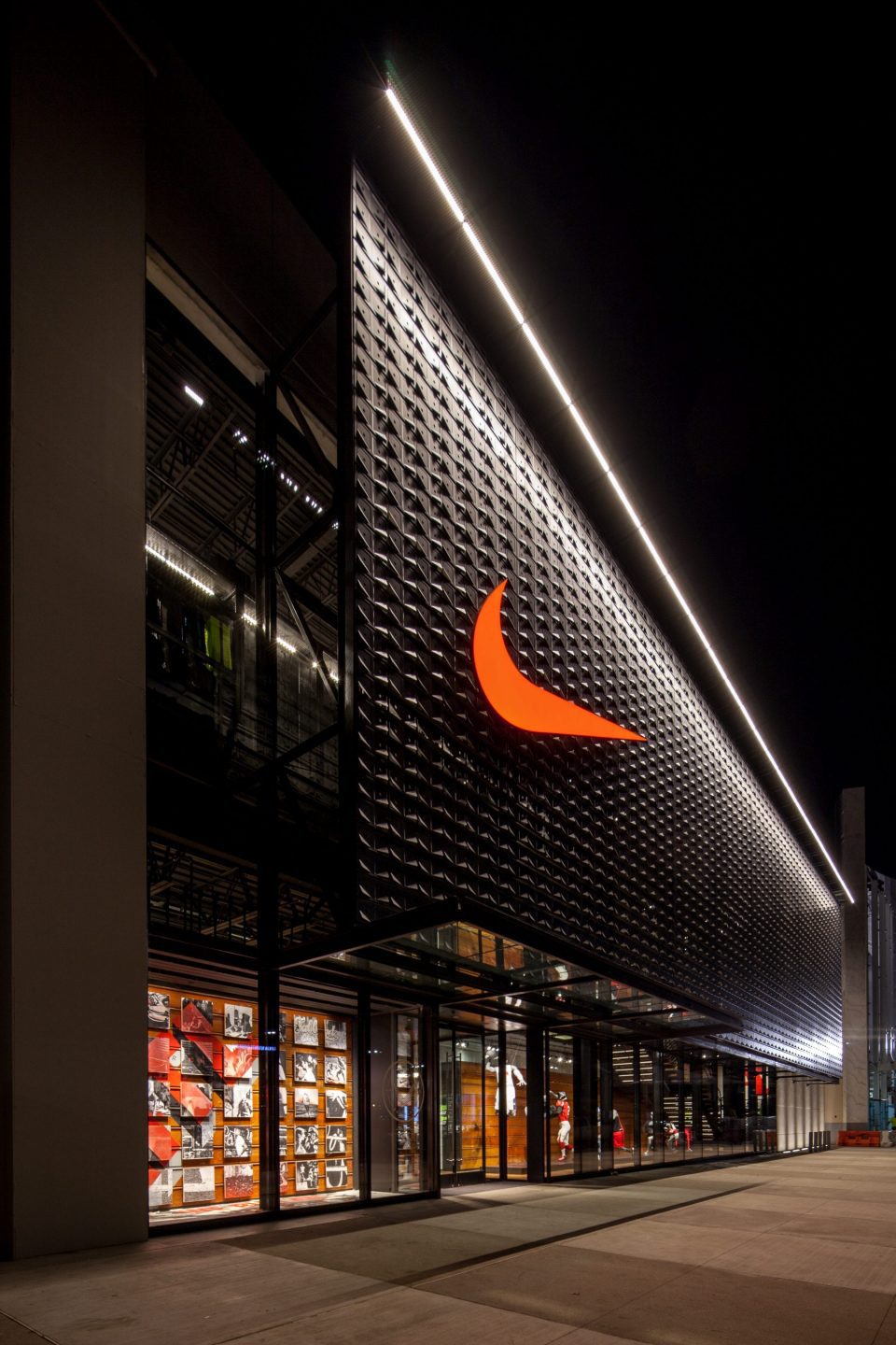 Hecho de vestíbulo deseable TVA Architects — Nike Retail | Lenox Square